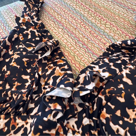 DKNY Printed Ruffle Plunge Underwire Tummy-Control One-Piece Multi, Size 10 - Picture 7 of 12